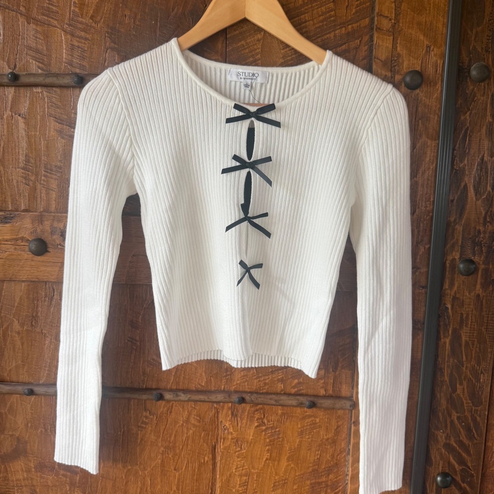Studio Ribbed Knit Top Womens S White Bow Front Keyhole Long Sleeve Balletcore
